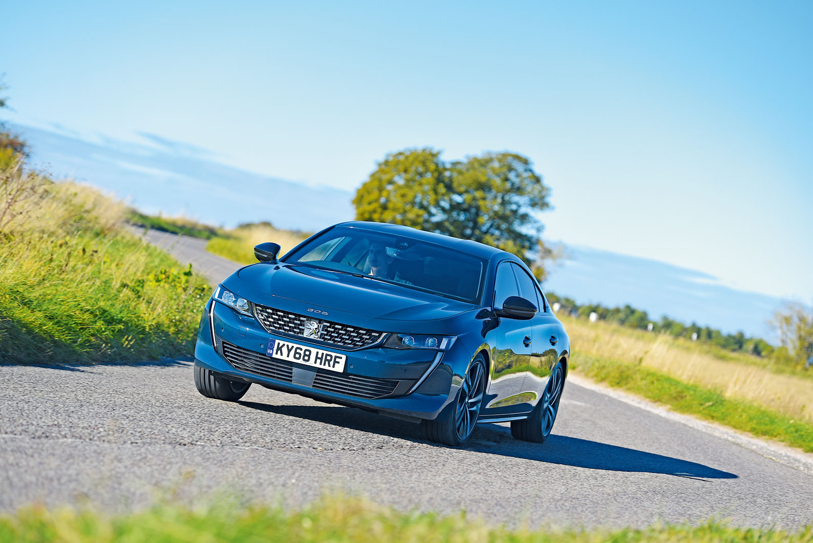 Peugeot 508 2018 road test review - cornering front